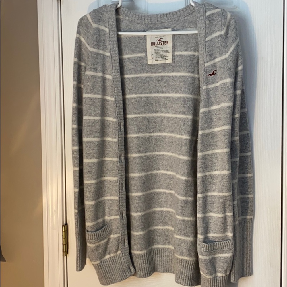Hollister grey/white cardigan. Only worn once.